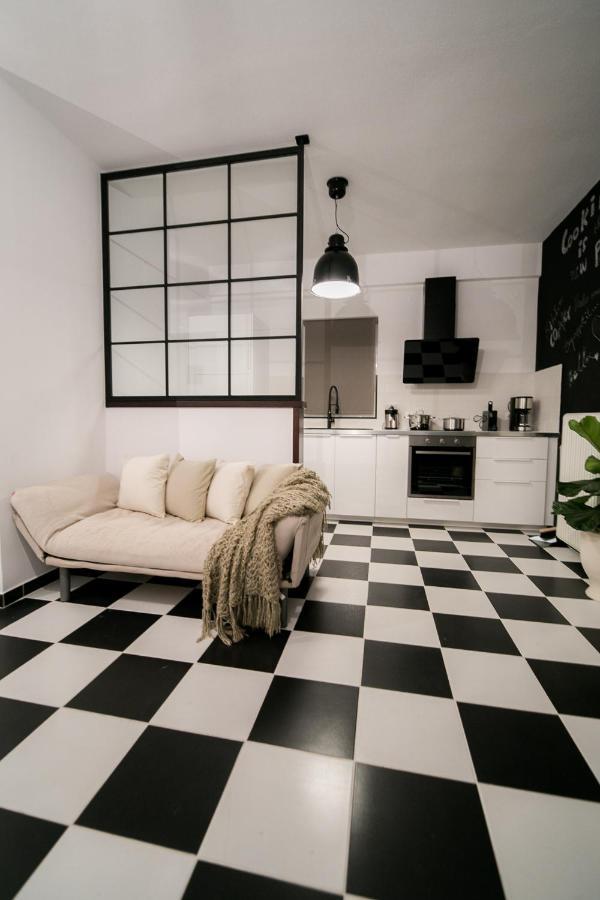 Fena Uptown Easy Living Apartment Volos Luaran gambar